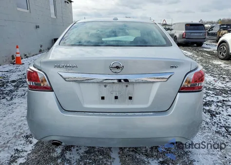 2015 Nissan Altima 2.5 z USA, uszkodzony, nr VIN 1N4AL3AP9FC175272